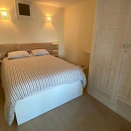 Sunny Big Pool Bbq Terrace Appartement *